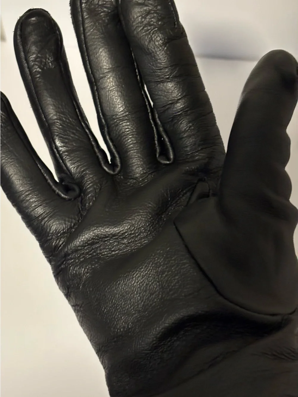 Women's Black Leather Gloves - Sleek Winter Accessory size 5